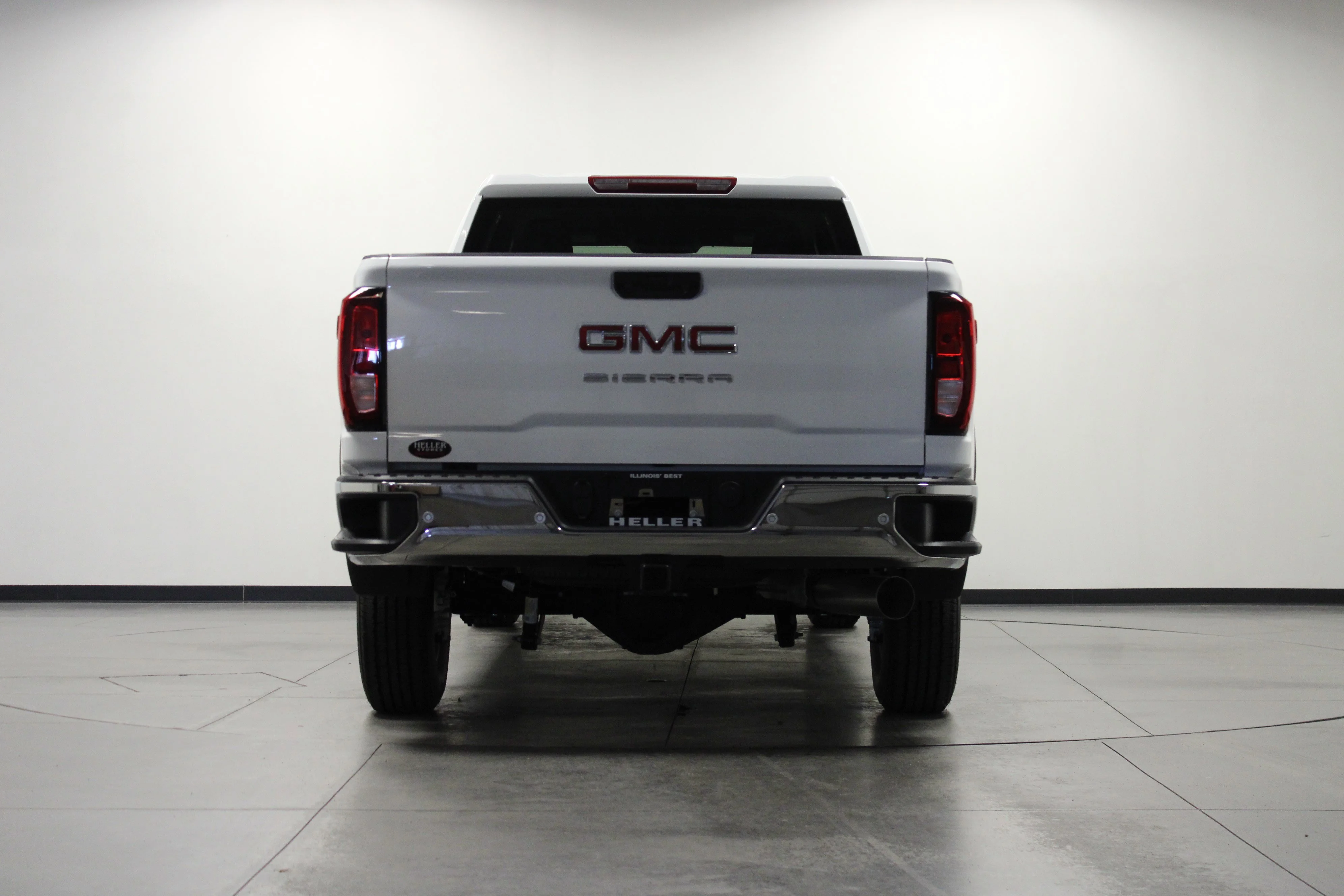 New 2026 Summit White GMC Pro image 5