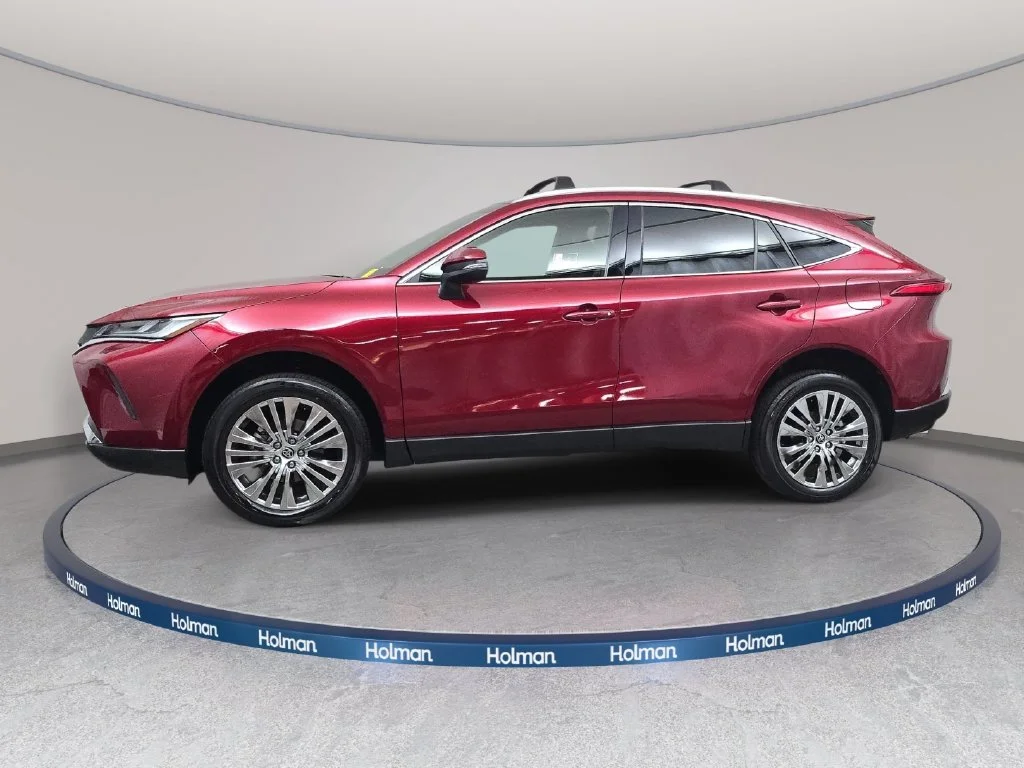 Used 2022 Red Toyota XLE image 9