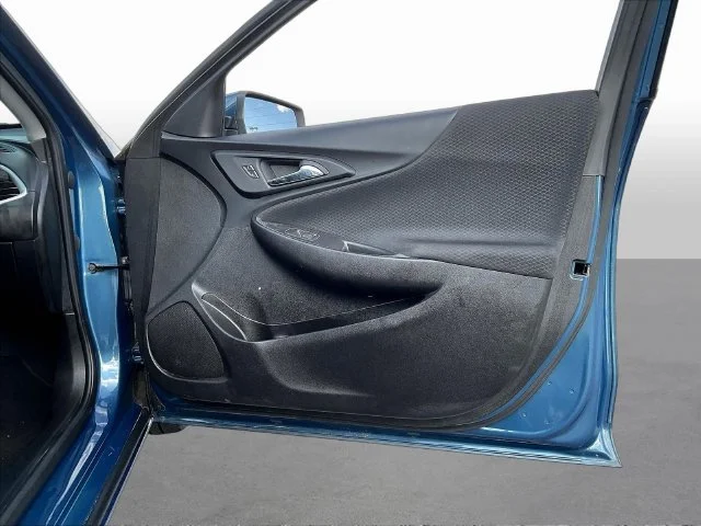 Used 2025 Blue Chevrolet LT image 28