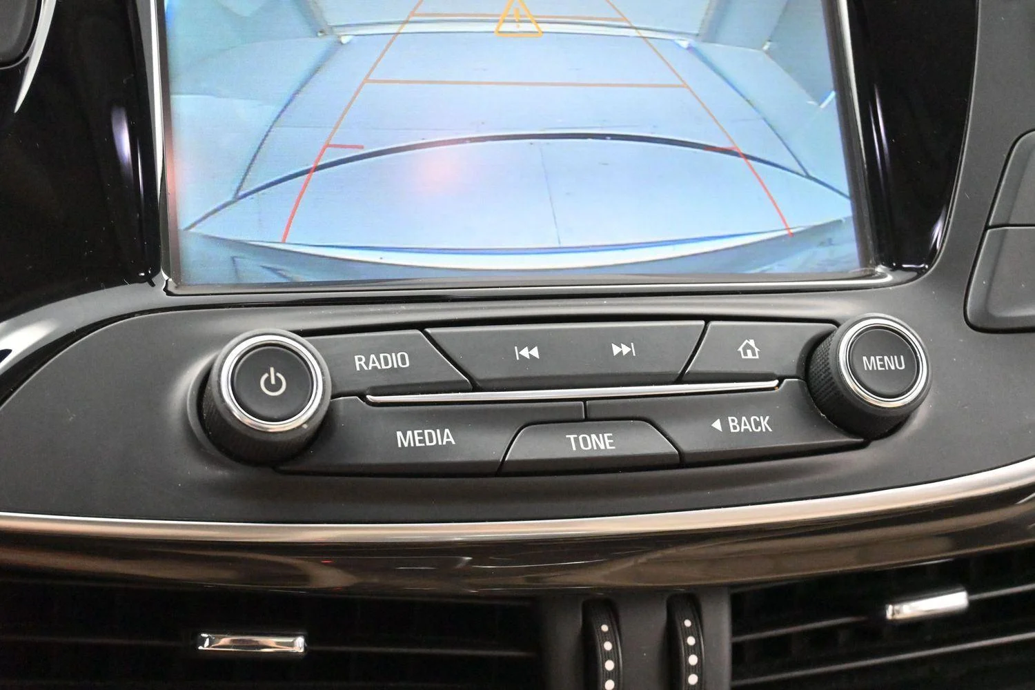 Used 2019 Satin Steel Metallic Buick Essence image 22