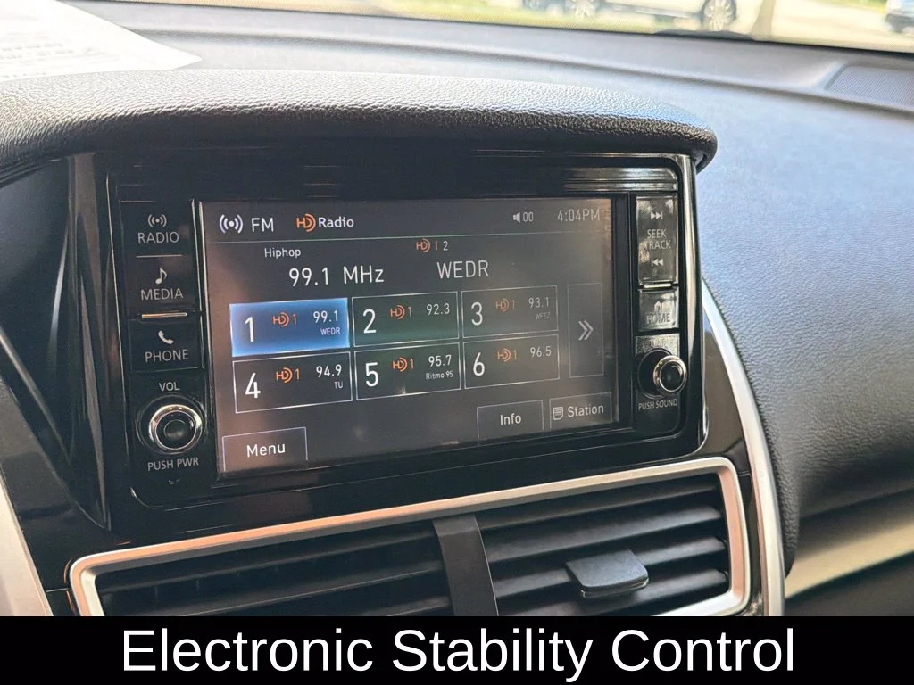 Used 2020 White Mitsubishi ES image 7