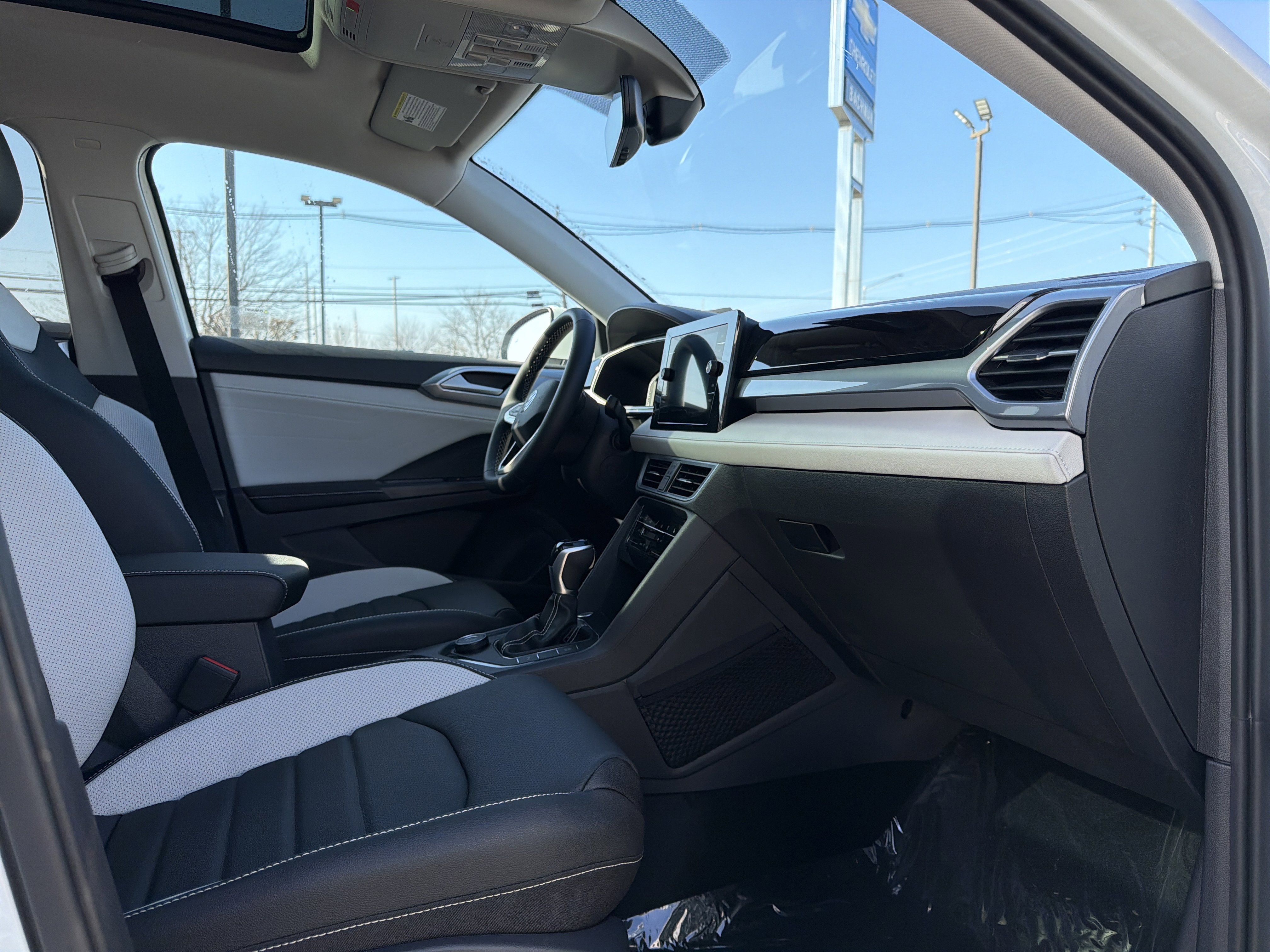 New 2026 Pure White Volkswagen SEL image 25