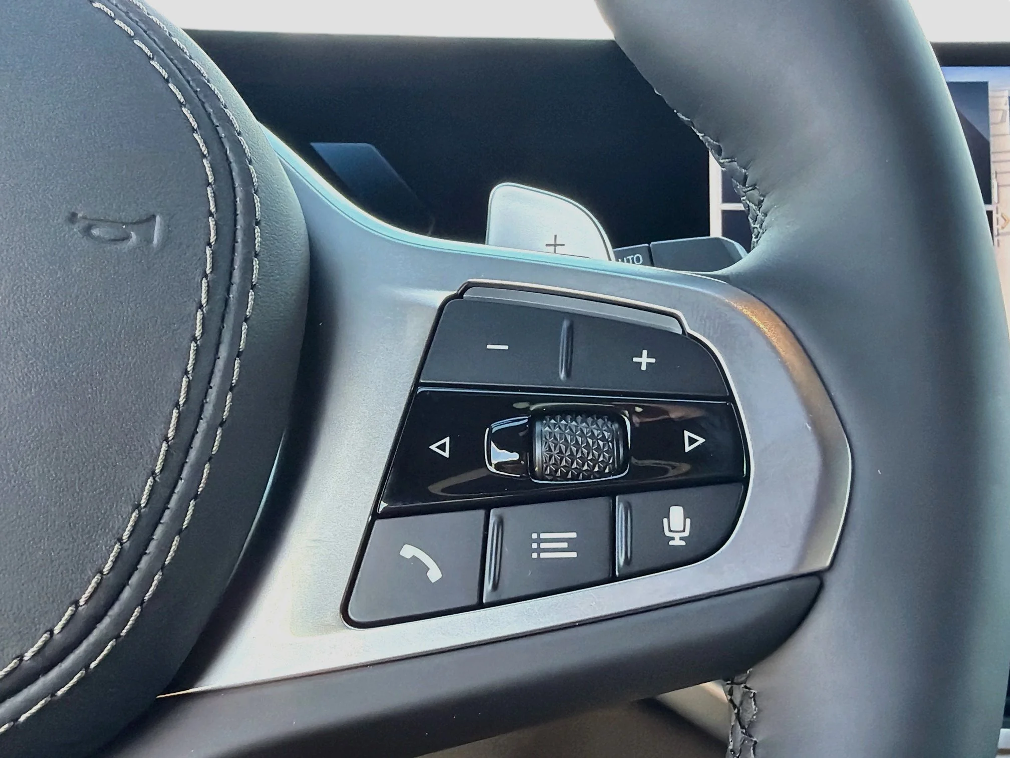 Used 2026 Skyscraper Grey Metallic BMW xDrive50e image 38