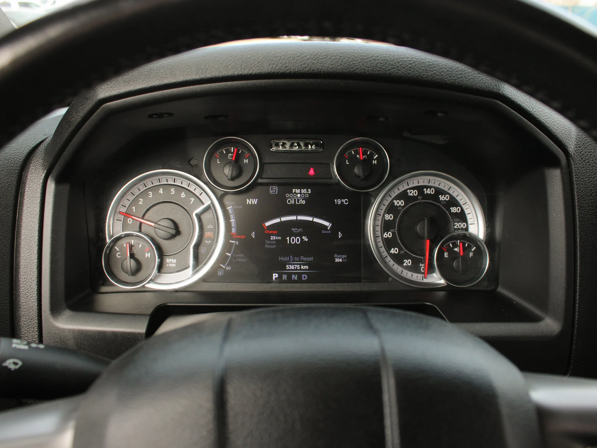 Certified Used 2022 Grey RAM Warlock * HEMI V8 | Android Auto | Bronze Wheels | Tonneau Cover | Heated Seats | Remote Start image 7