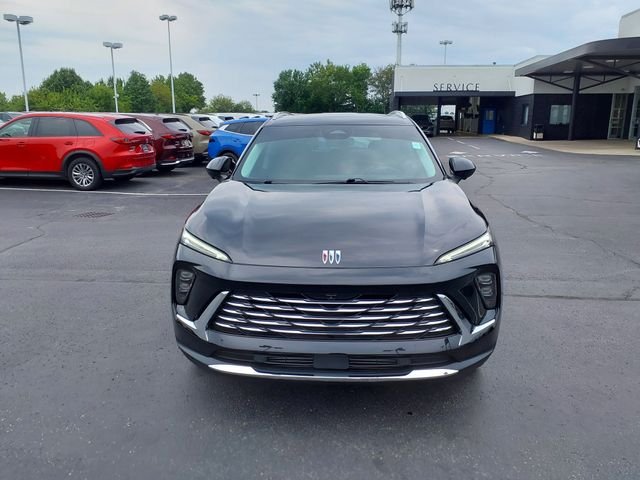 Used 2025 Black Buick Preferred image 3