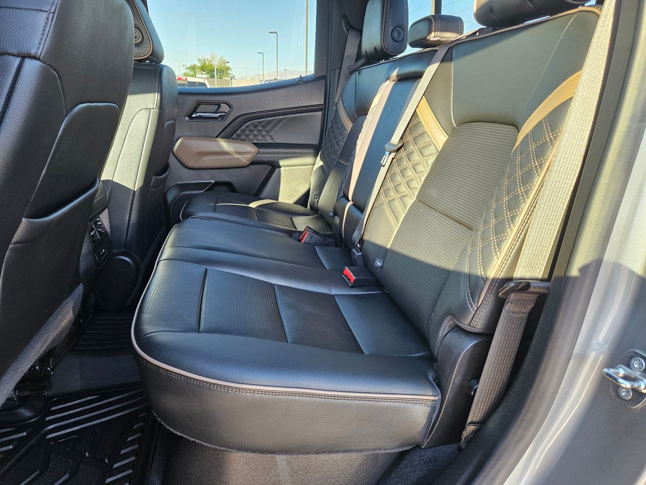 Used 2023 Gray GMC 4WD Denali image 27