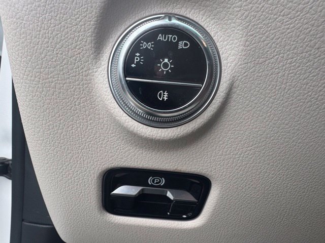 Used 2023 Polar White Mercedes-Benz C 300 image 12