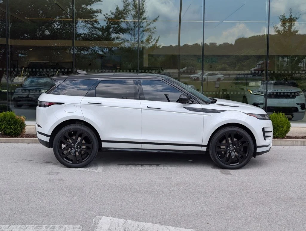 Certified Used 2024 White Land Rover Dynamic image 8