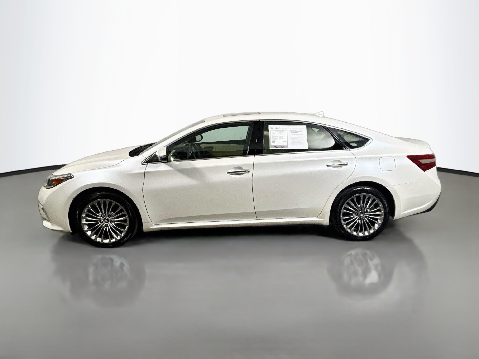 Used 2016 Blizzard Pearl Toyota Limited image 4