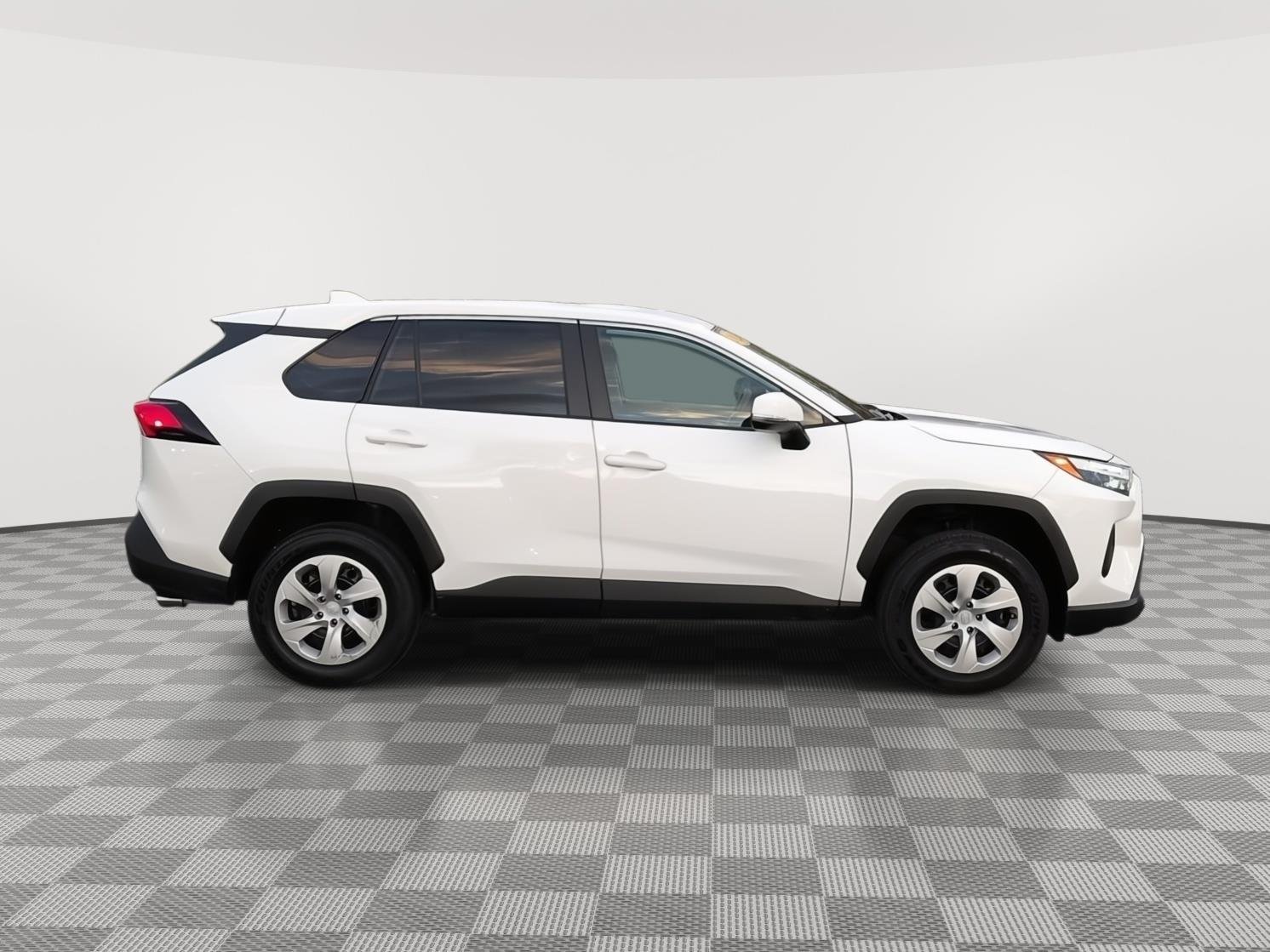 Used 2024 Ice Cap Toyota LE image 20