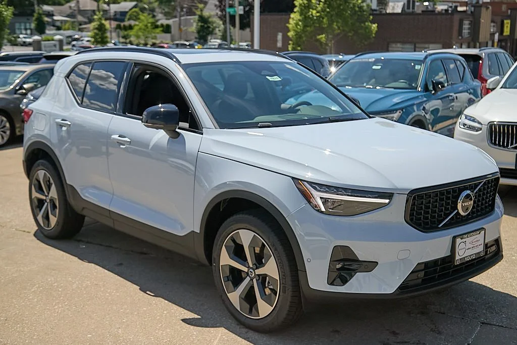 New 2026 Cloud Blue Volvo Plus image 5