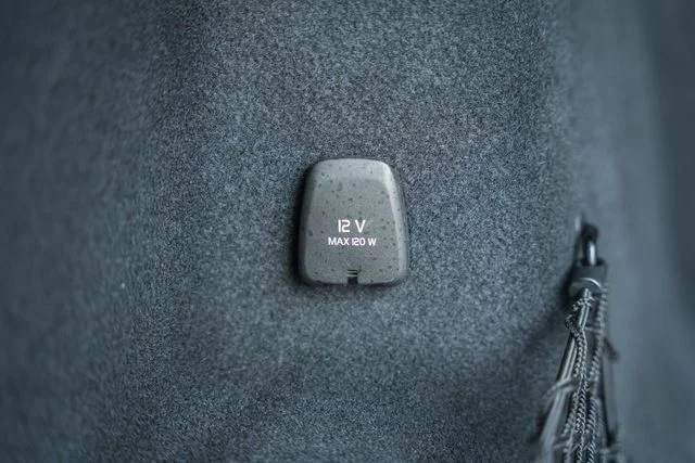 Used 2022 Denim Blue Volvo Momentum image 11