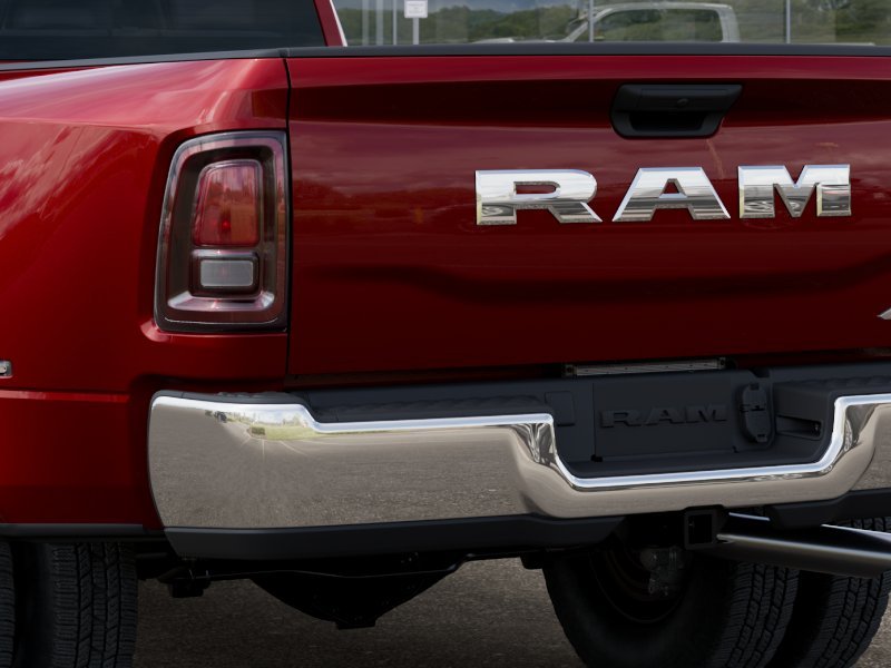 New 2026 Molten Red Pearl-Coat Exterior Paint RAM Tradesman image 27