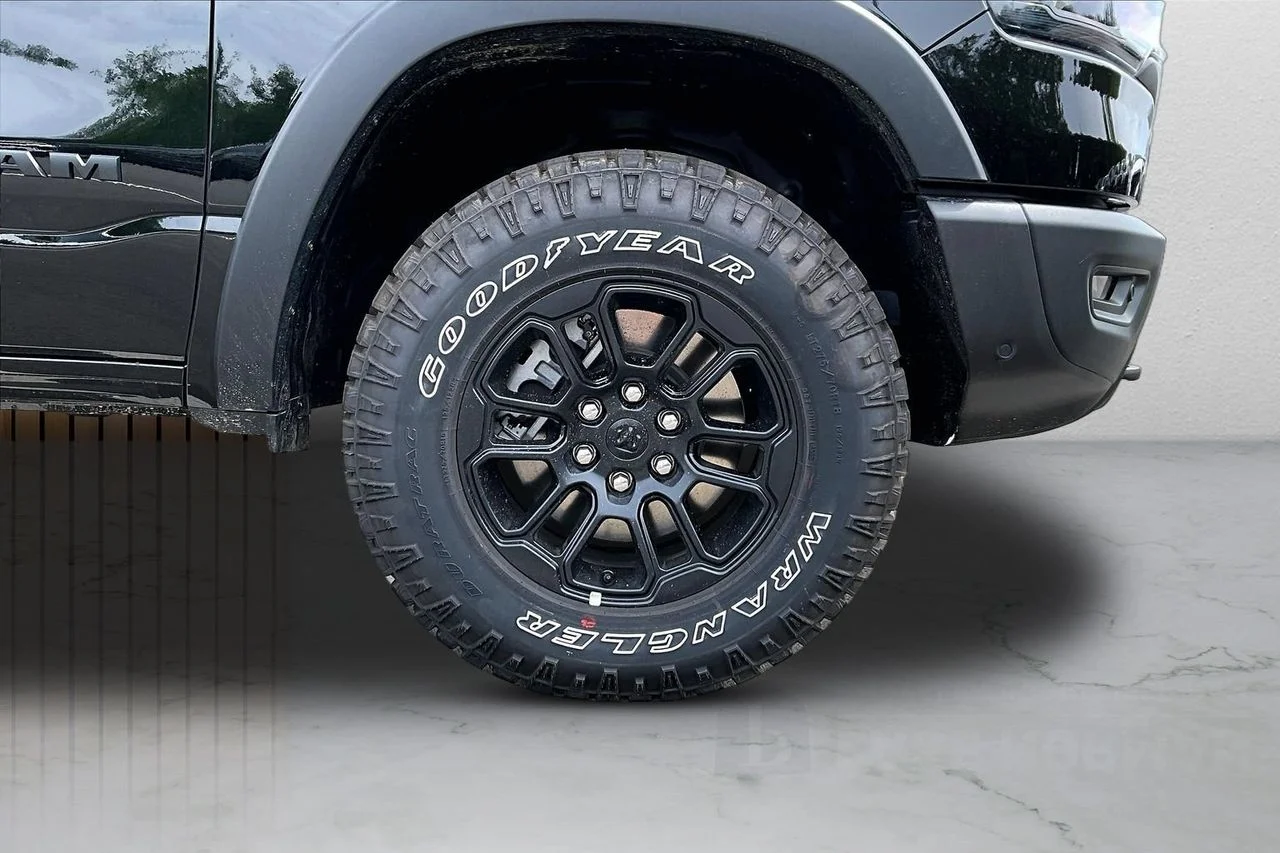 New 2026 Diamond Black Crystal Pearl-Coat Exterior Paint RAM Rebel image 33
