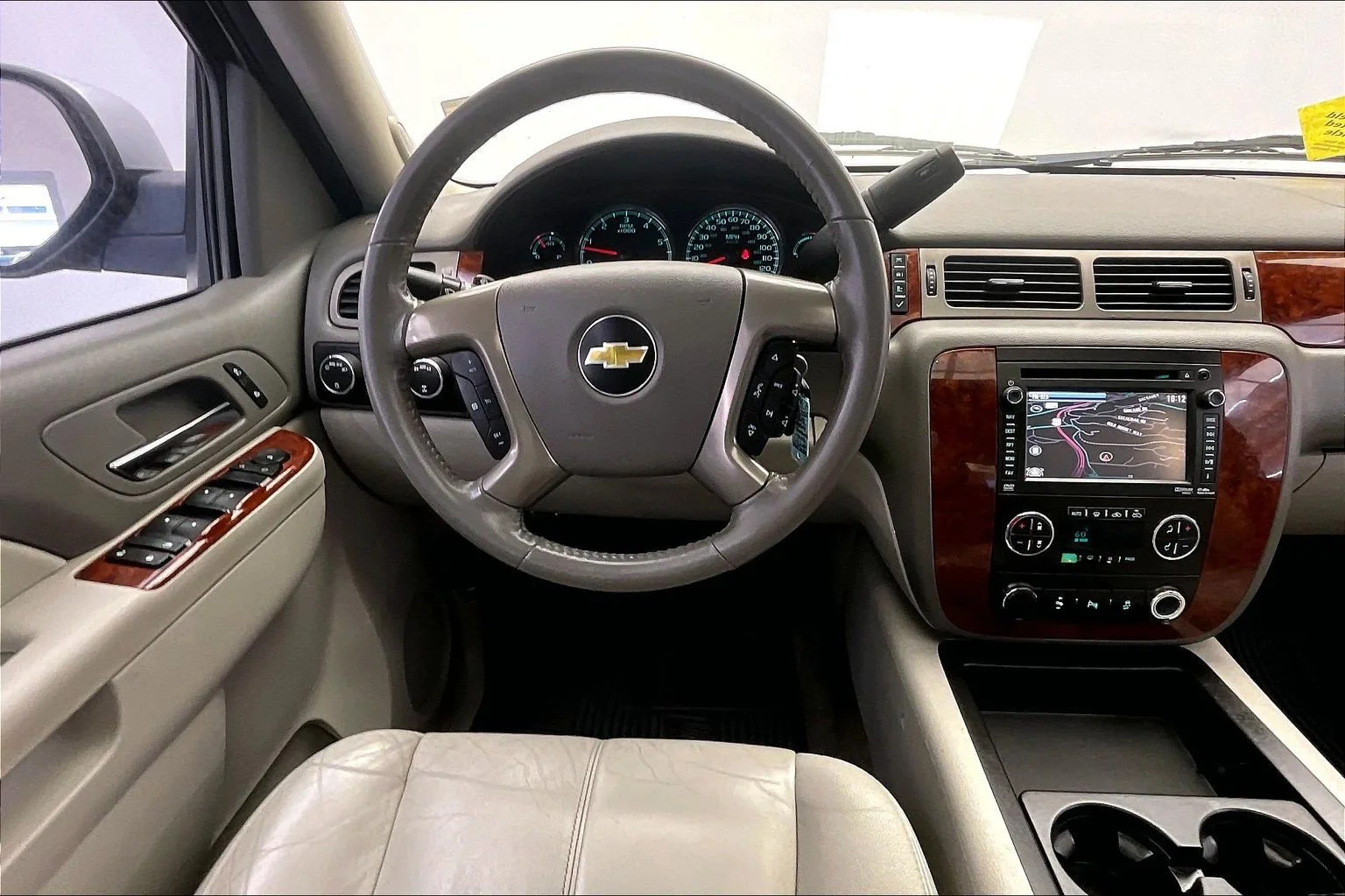 Used 2013 Silver Ice Metallic Chevrolet LT image 4