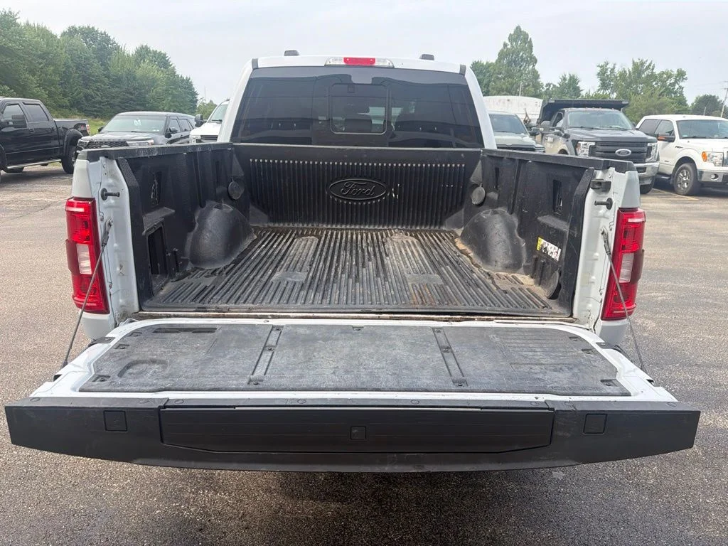 Certified Used 2022 White Metallic Ford XLT image 8