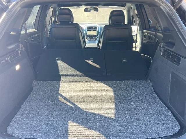 Used 2017 Silver Lincoln Reserve image 7
