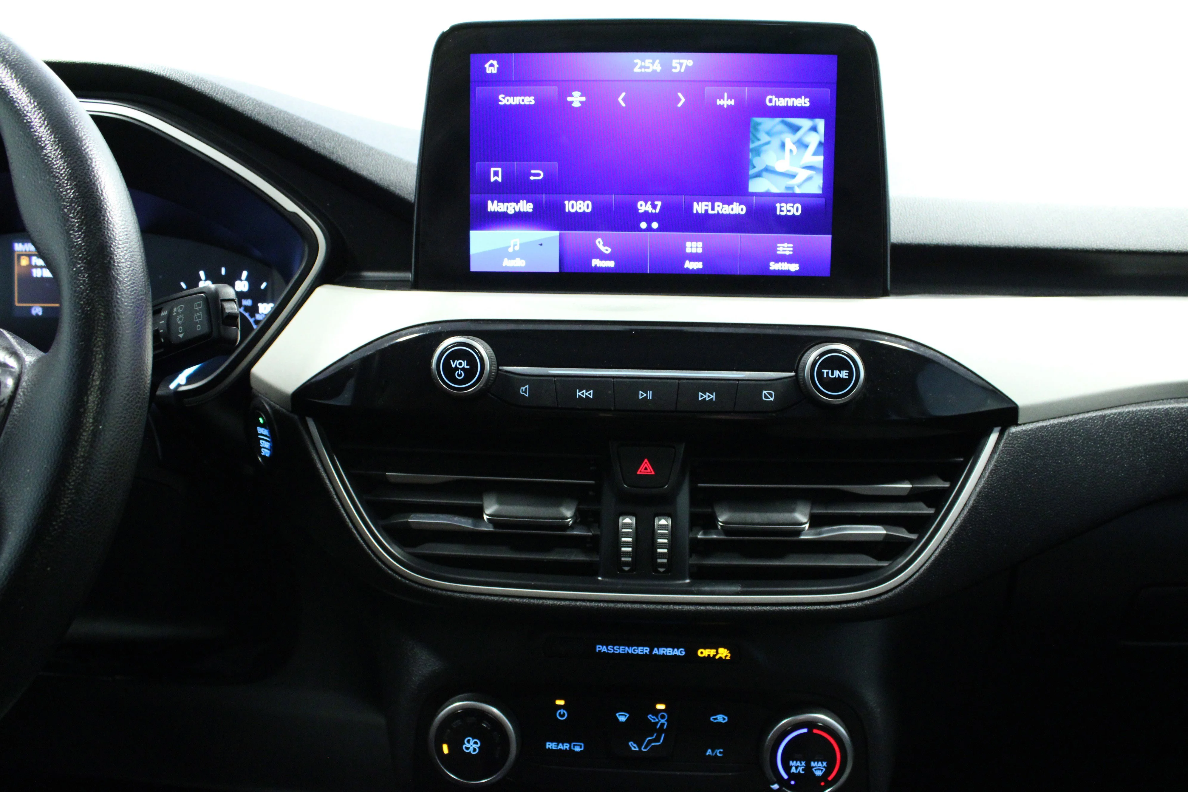 Used 2021 Gray Metallic Ford SE image 22
