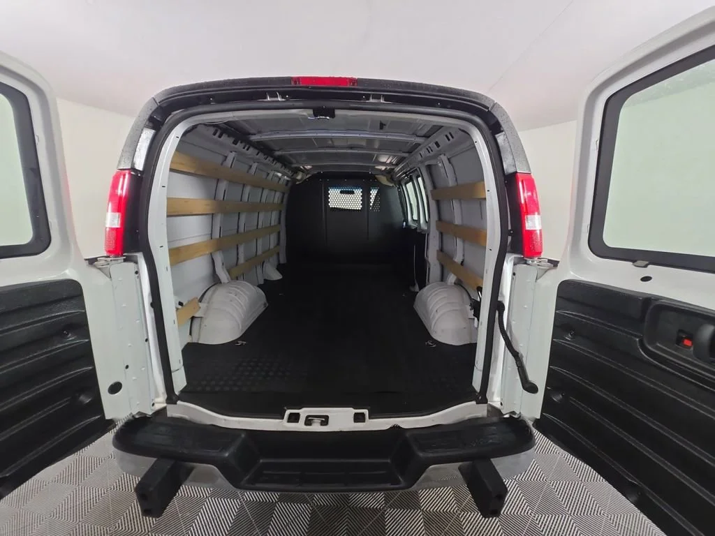 Used 2024 Summit White Chevrolet WT image 16