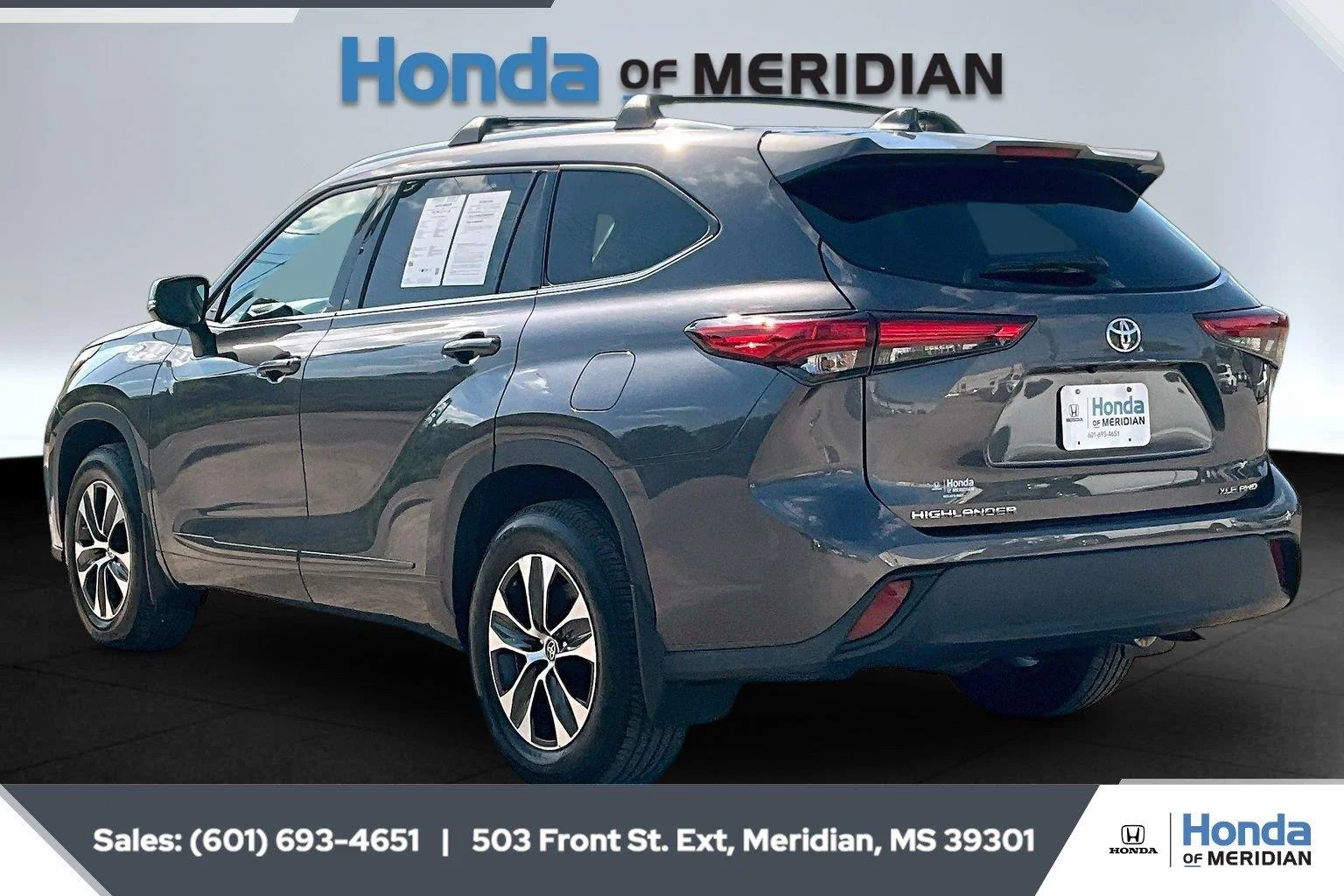 Used 2021 Magnetic Gray Metallic Toyota XLE image 2
