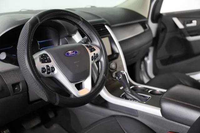 Used 2014 Silver Ford SEL image 14