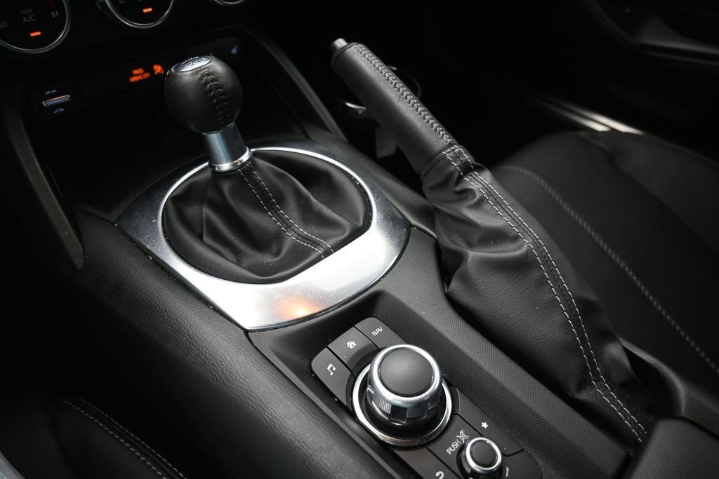 Used 2023 Beige Mazda Grand Touring image 9