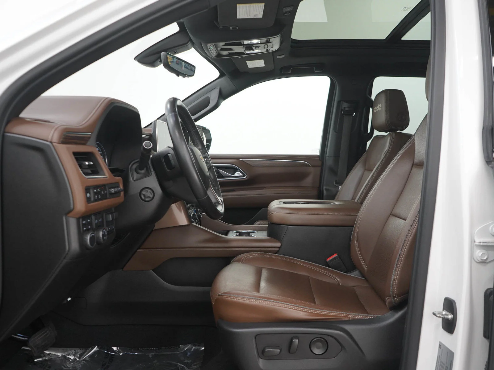 Used 2021 IRIDESCENT PEARL TRICOAT Chevrolet High Country image 21