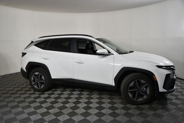 New 2026 White Hyundai SEL Premium AWD image 4