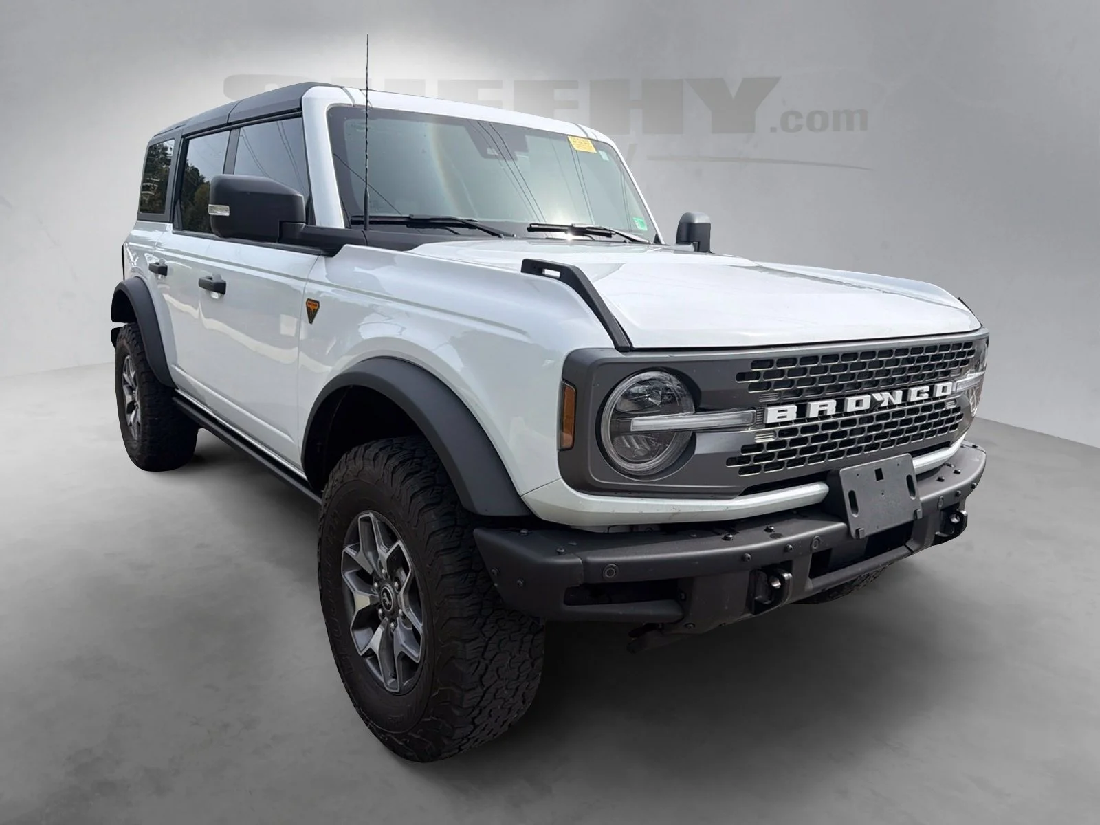 Certified Used 2024 Oxford White Ford Badlands image 2