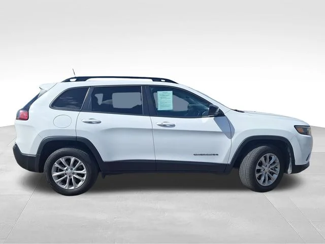 Used 2022 White Jeep Latitude Lux image 8
