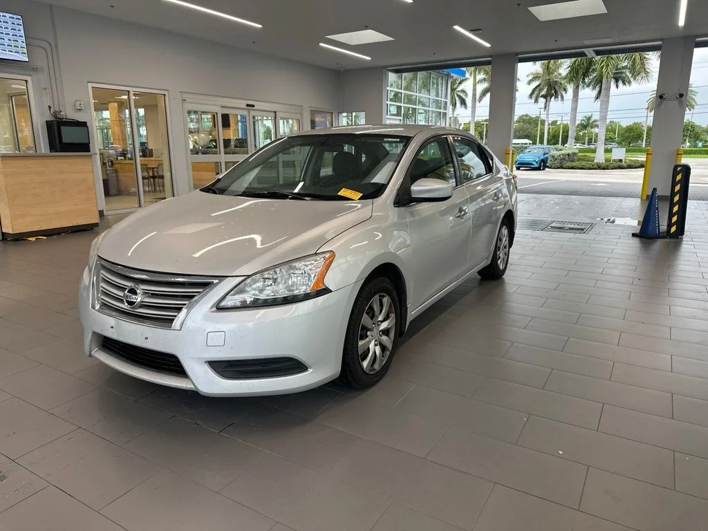 Used 2015 Silver Nissan SV image 3