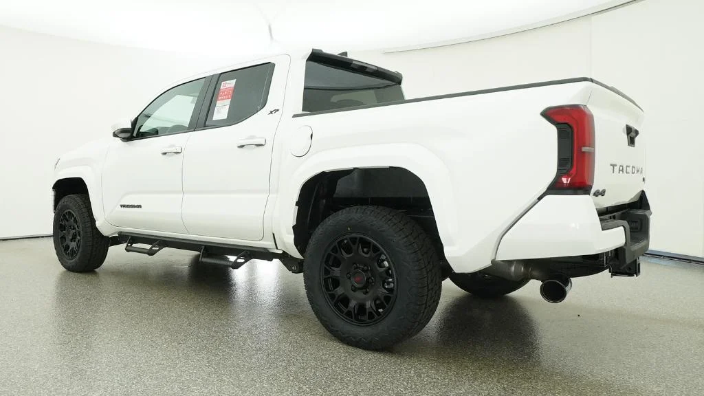 New 2026 Ice Cap Toyota SR5 image 32