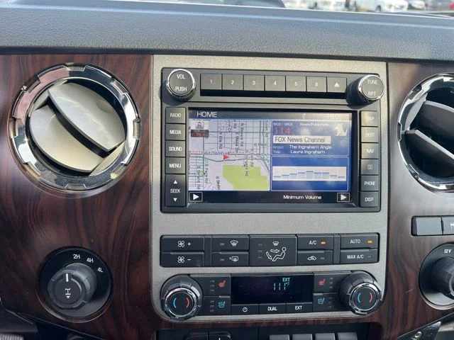 Used 2012 White Ford Lariat image 10
