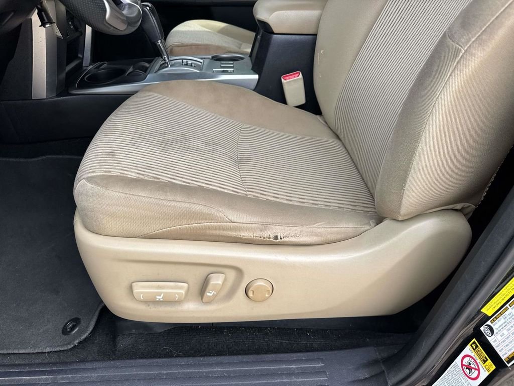 Used 2016 Black Toyota SR5 image 37