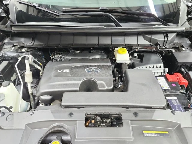Used 2023 Gray INFINITI LUXE image 18