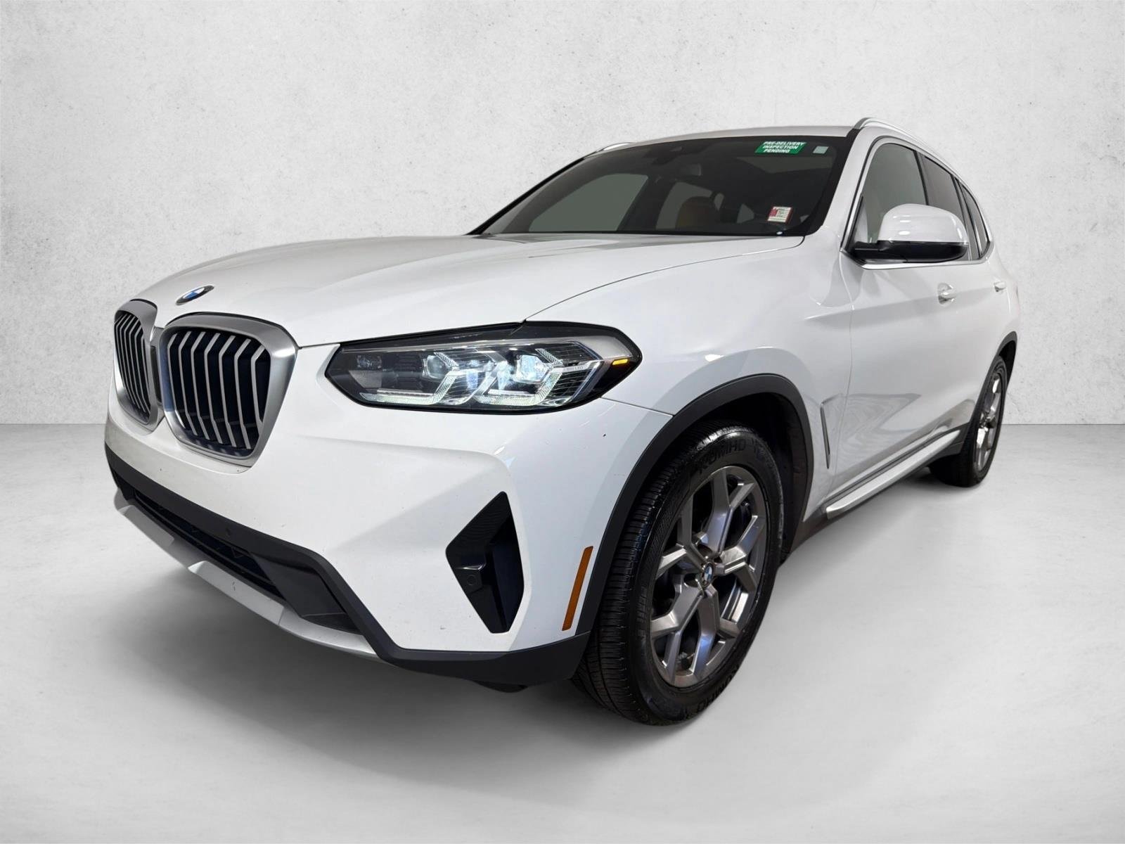 Used 2022 Alpine White BMW sDrive30i image 9