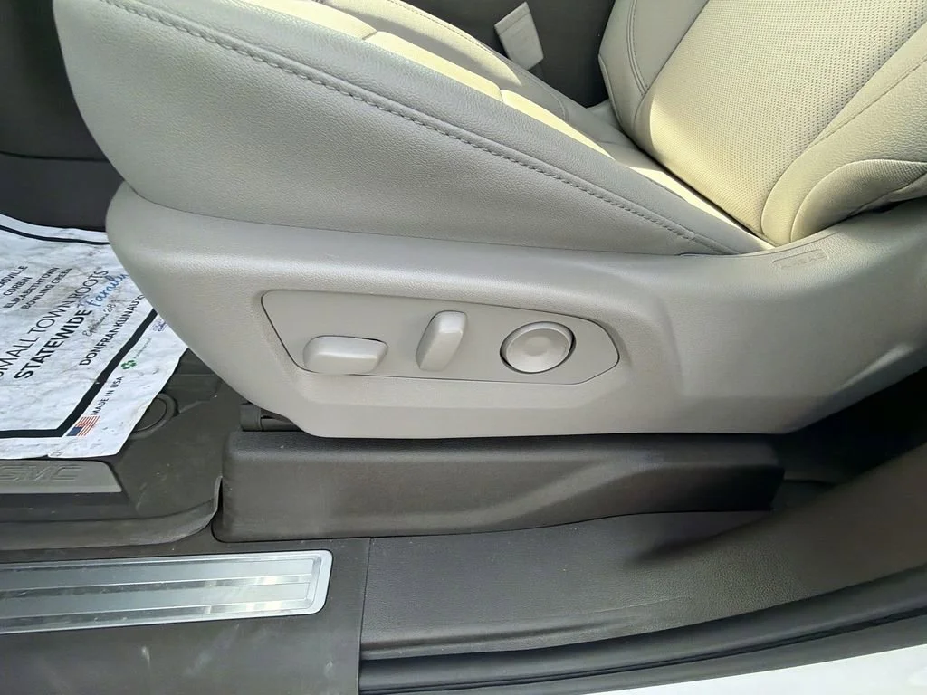New 2026 Summit White GMC SLT image 18