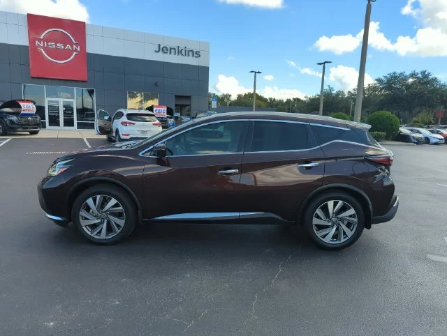 Used 2019 Brown Nissan SL image 11