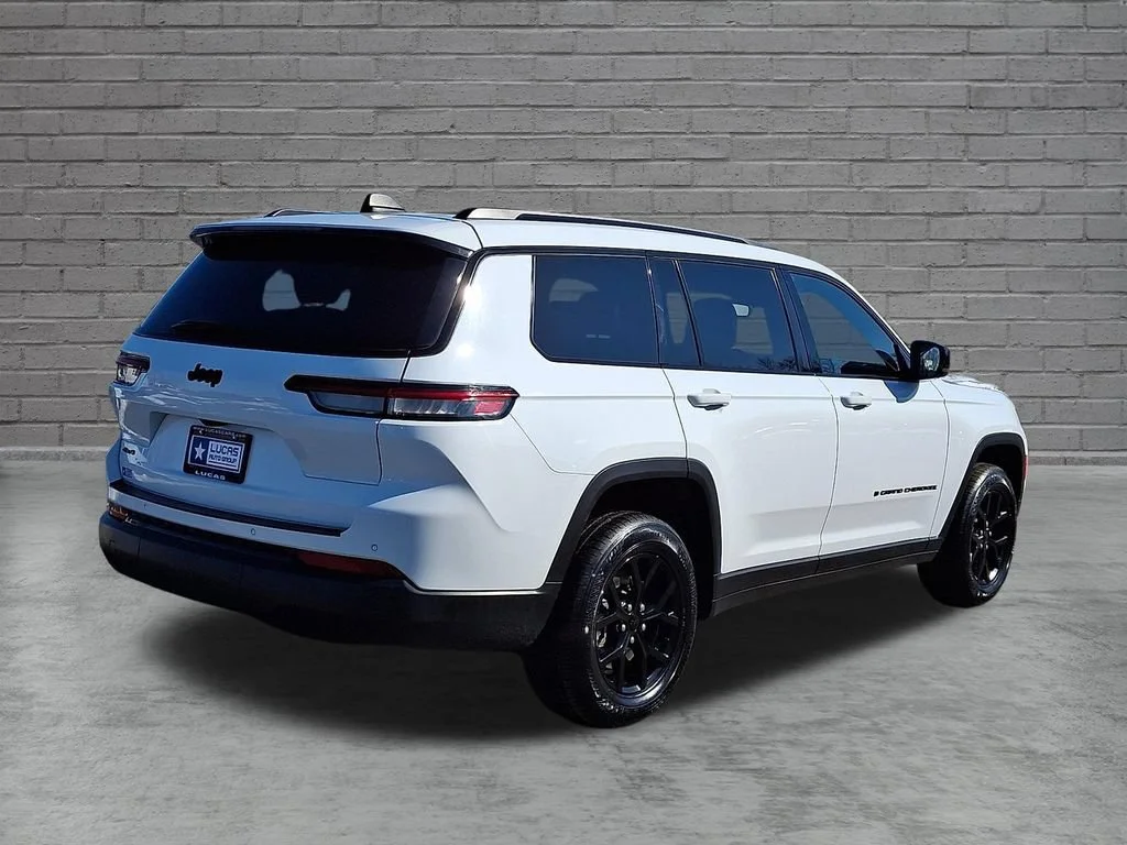 Used 2024 Bright White Clearcoat Jeep Altitude image 12