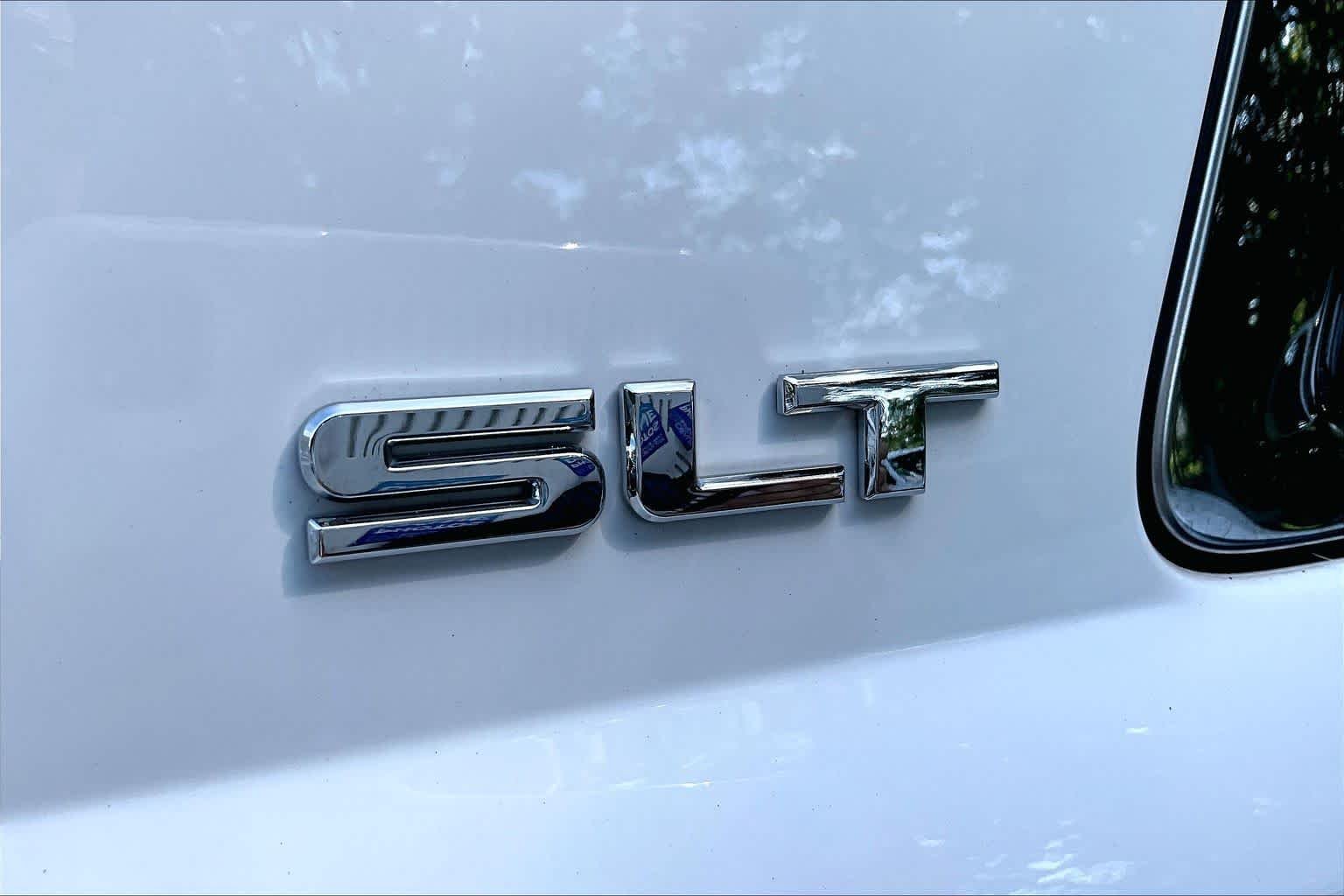 Used 2017 Summit White GMC SLT image 10