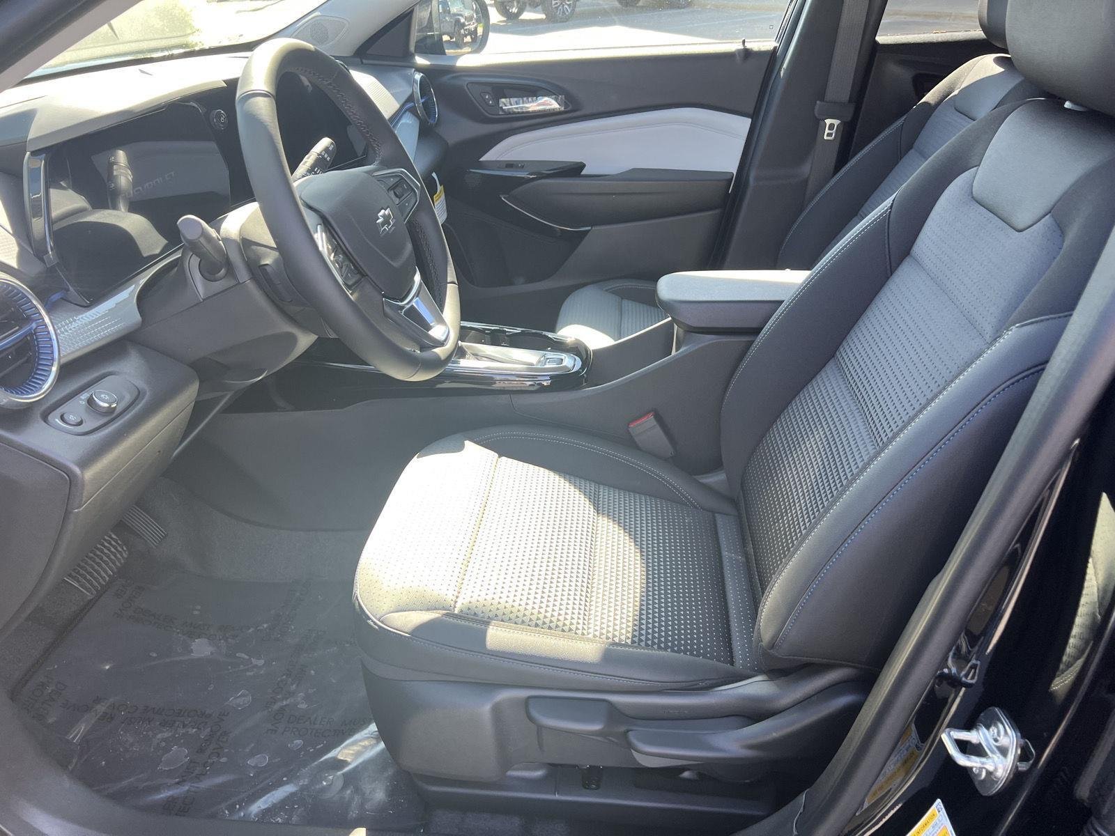 2026 Chevrolet Trax LT - Photo 16