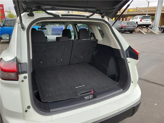 Used 2024 Glacier White Nissan S image 7