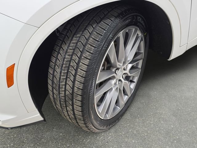 Used 2020 CRYSTAL WHITE TRICOAT Cadillac AWD Sport image 29