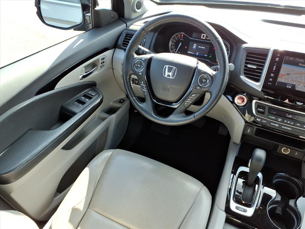 Certified Used 2018 Forest Mist Metallic Honda RTL-E image 12