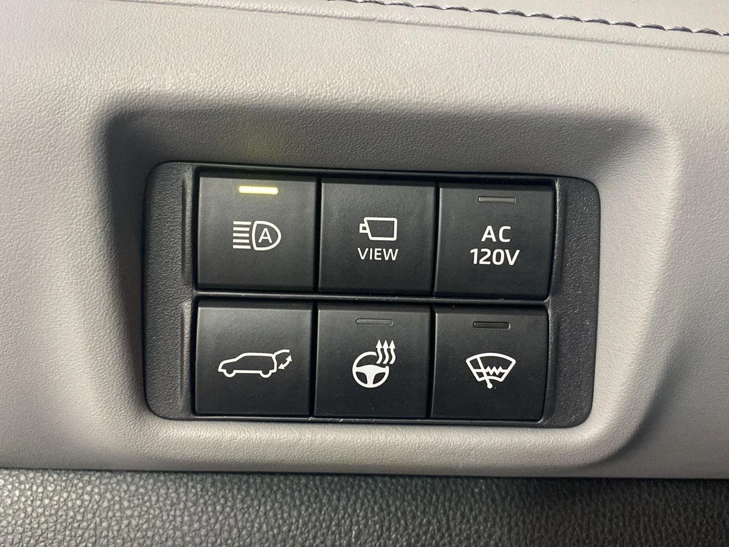 Used 2022 Magnetic Gray Metallic Toyota Platinum image 21