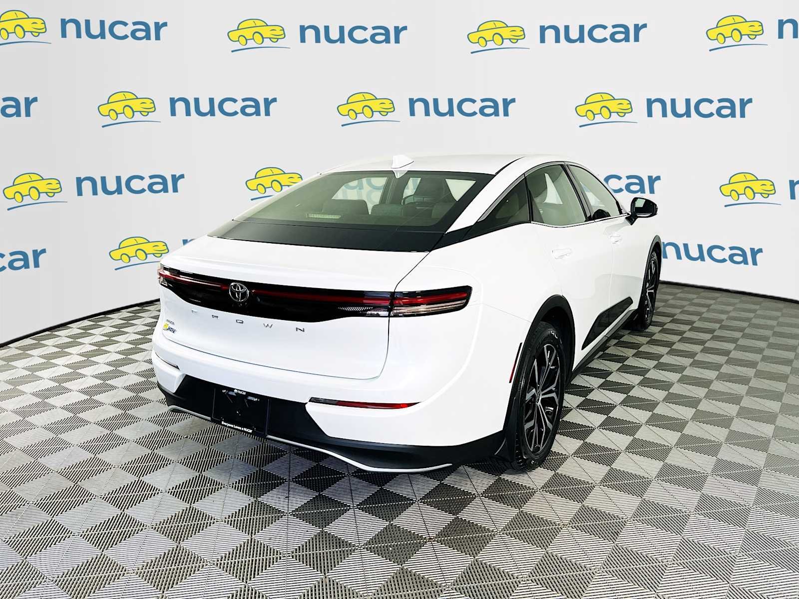 Used 2023 Oxygen White Toyota XLE image 7