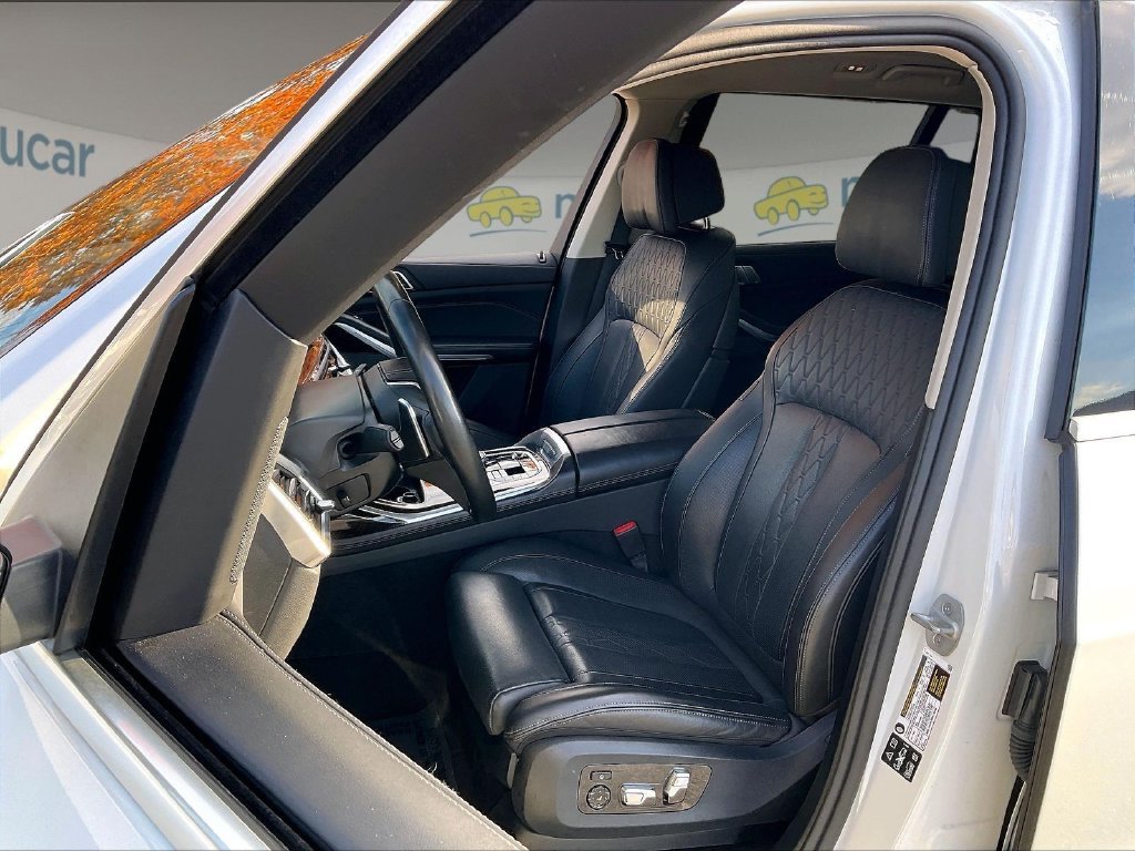Used 2025 Alpine White BMW xDrive40i image 9