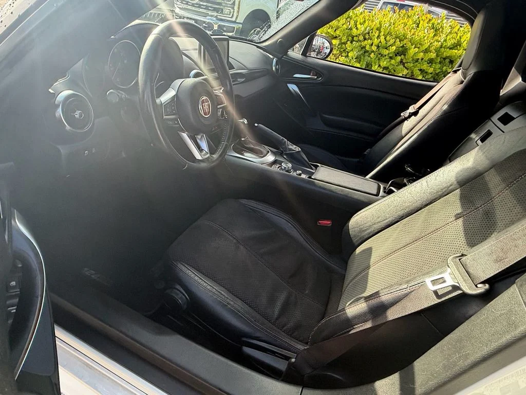 Used 2019 White FIAT Classica image 11