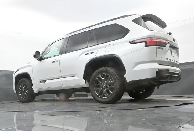 Used 2025 Wind Chill Pearl Toyota Platinum image 10