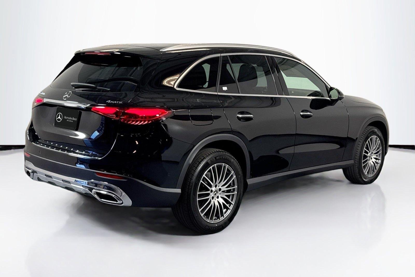 New 2026 Black Mercedes-Benz GLC 300 image 5